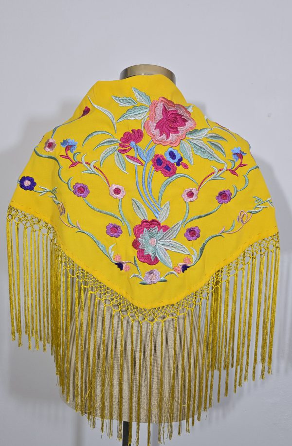 mantoncillo amarillo flamenca